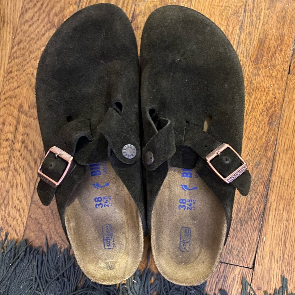 Birkenstock Boston Dark Brown Suede Clogs with Buckle in size 38